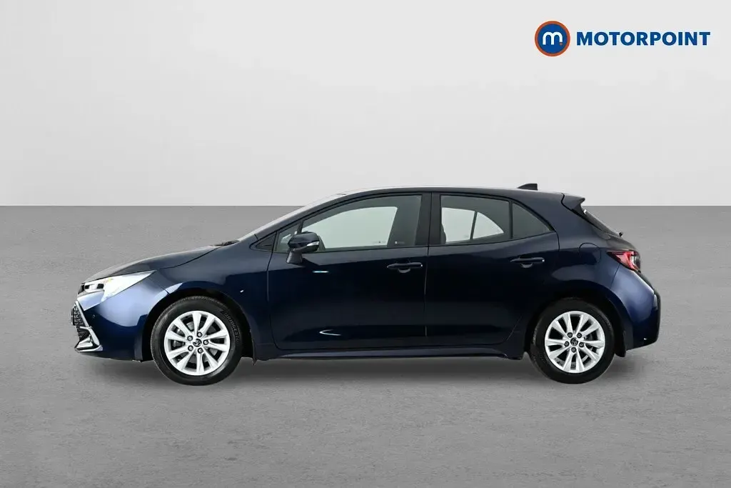 Used Toyota Corolla 196 HP (144 kW) 2024 Blue Hatchback