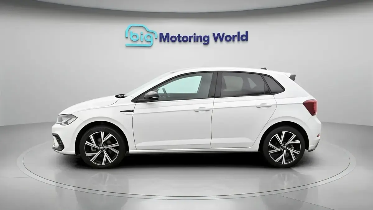 Used VW Polo R-line 110 HP (80 kW) 2024 White Hatchback