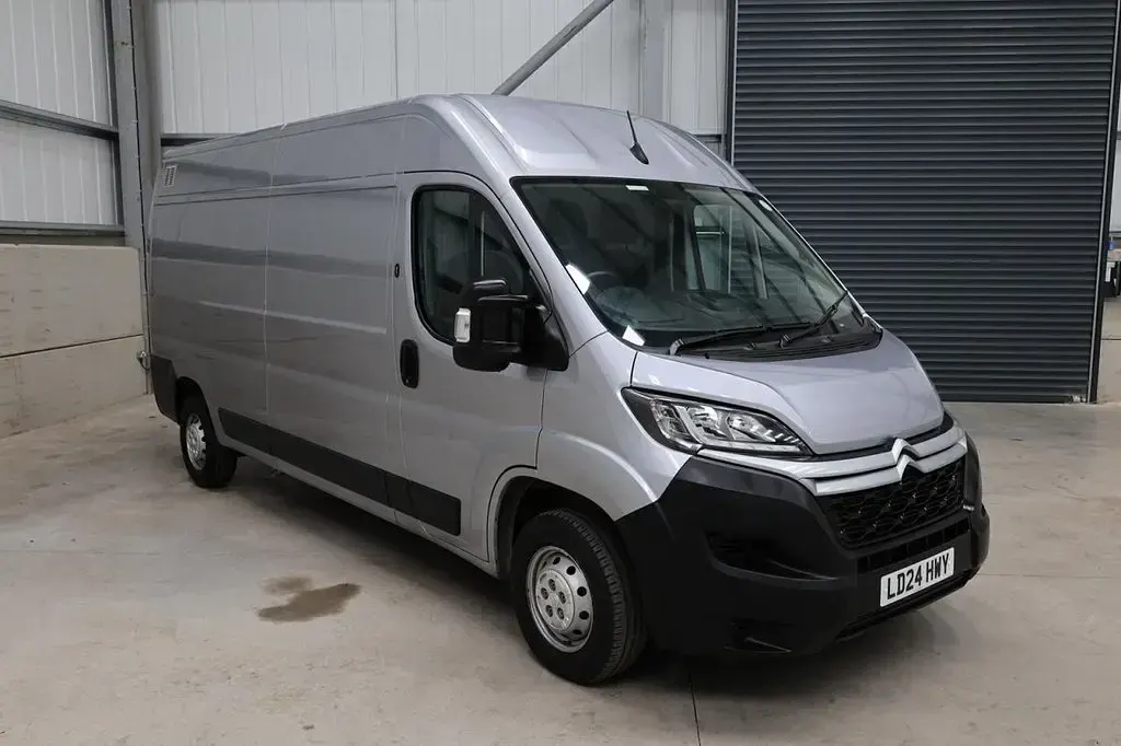 Used Citroën Relay 140 HP (102 kW) 2024 Grey Van