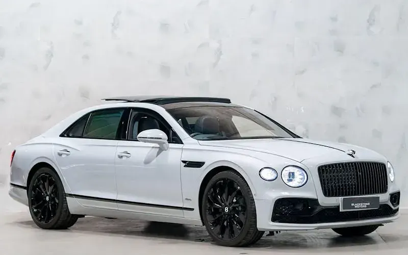 Used Bentley Flying Spur 544 HP (400 kW) 2022 Sedan