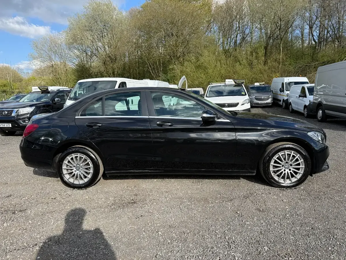 Used Mercedes C220 SE 170 HP (125 kW) 2015 Black Sedan