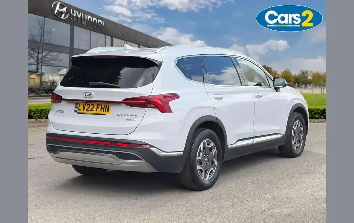 Used Hyundai Santa Fe Premium 230 HP (169 kW) 2022 White SUV