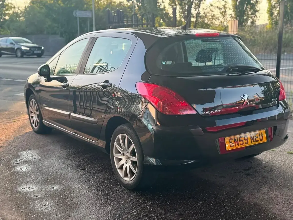 Used Peugeot 308 95 HP (69 kW) 2009 Black Hatchback
