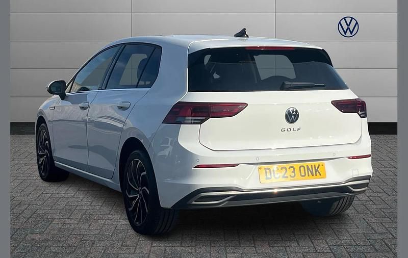 Used VW Golf VIII Edition 130 HP (95 kW) 2023 White Hatchback