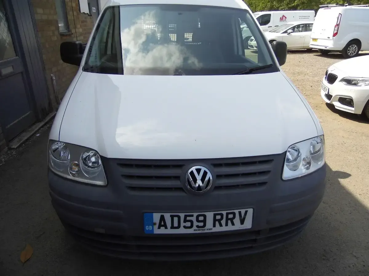 Used VW Caddy 104 HP (76 kW) 2010 White MPV