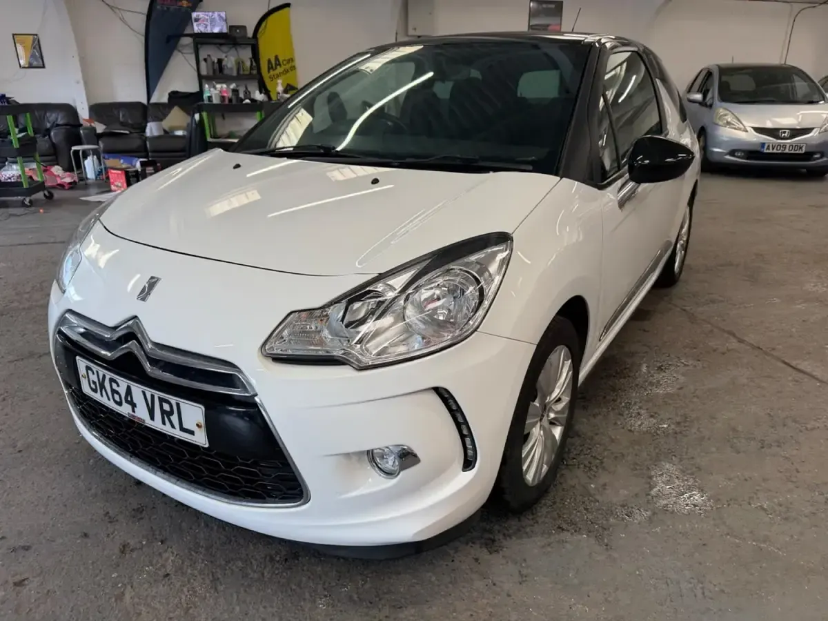 Używany Citroën DS3 2014 Biały Hatchback