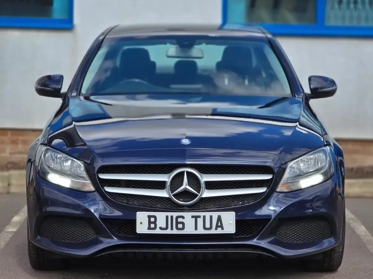 Used Mercedes C200 SE 2016 Blue Sedan