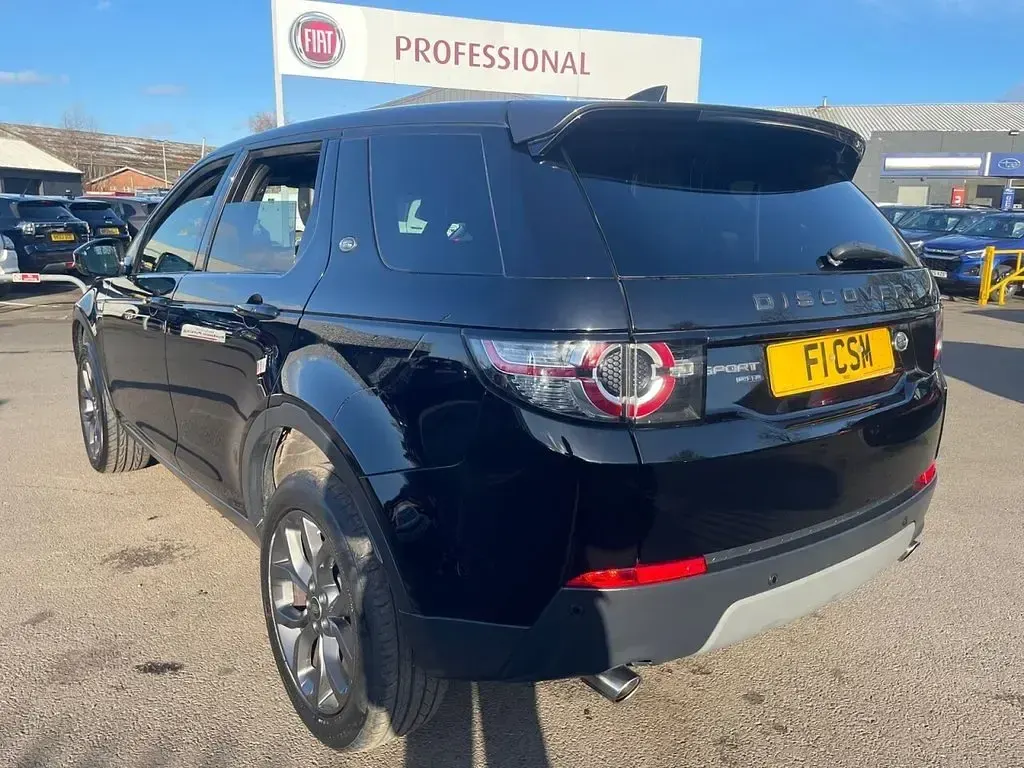 Used Land Rover Discovery 5 Landmark 180 HP (132 kW) 2019 Black SUV