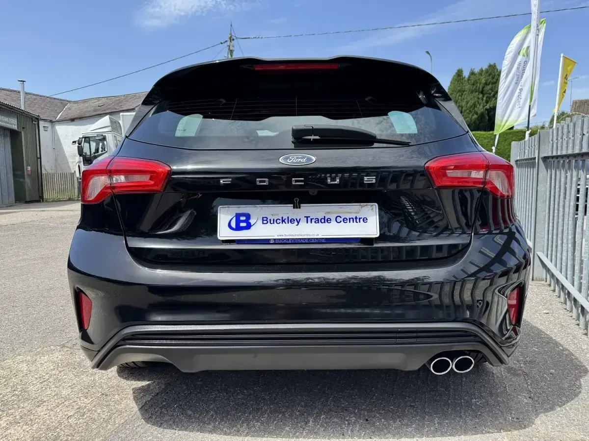 Used Ford Focus ST-Line 120 HP (88 kW) 2018 Black Hatchback