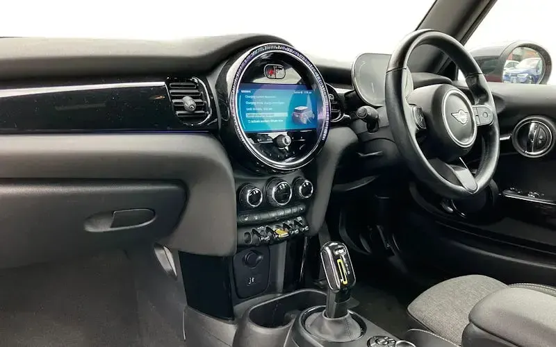 Used Mini Cooper Level 2 135 kW (184 HP) 2023 Hatchback