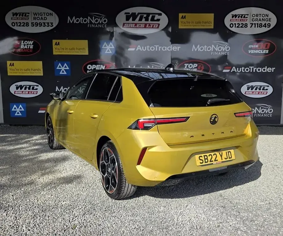 Used Vauxhall Astra GS Line 130 HP (95 kW) 2022 Yellow Hatchback