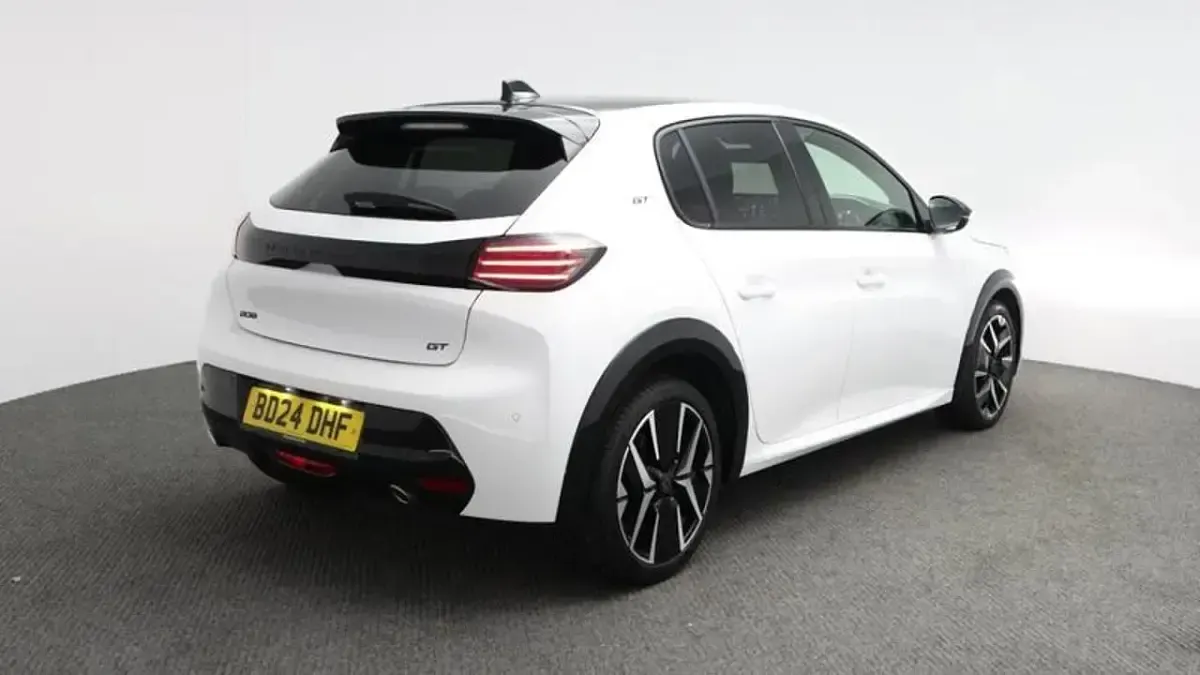 Used Peugeot 208 GTi 99 HP (72 kW) 2024 White Hatchback