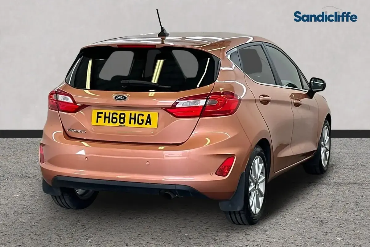 Used Ford Fiesta Titanium 100 HP (73 kW) 2018 Bronze Hatchback