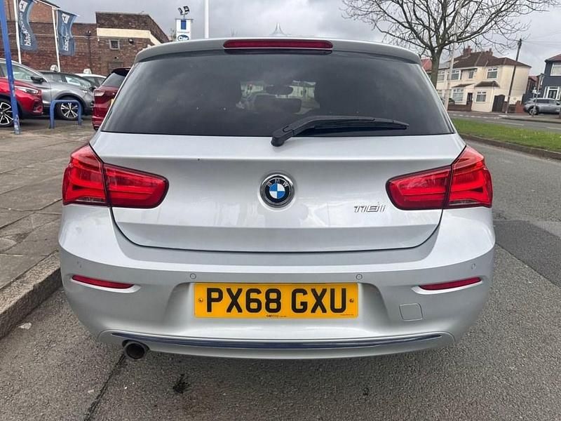 Used BMW 118 Sport Line 136 HP (100 kW) 2018 Silver Hatchback