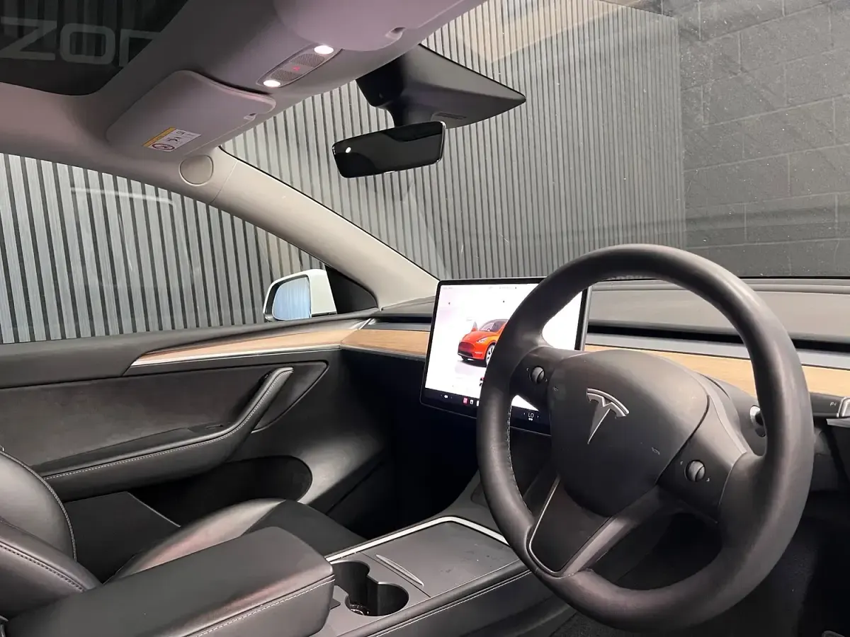 Used Tesla Model Y 282 kW (384 HP) 2022 White SUV
