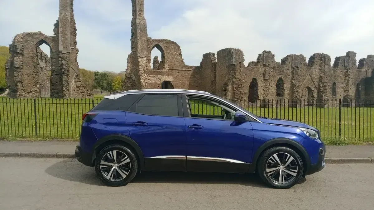 Used Peugeot 3008 Allure 130 HP (95 kW) 2019 Blue SUV