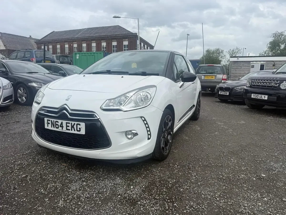 Usado Citroën DS3 110 CV (80 kW) 2014 Blanco Utilitario