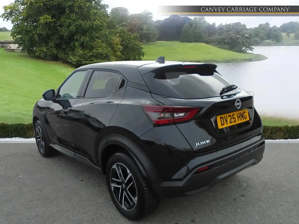 Używany Nissan Juke N-Connecta 114 KM (83 kW) 2025 Czarny SUV