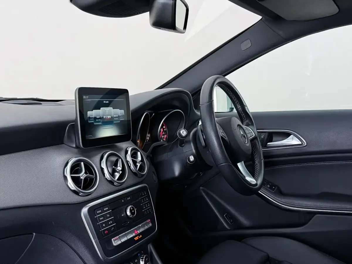 Used Mercedes GLA200 Premium Plus 2017 Silver SUV