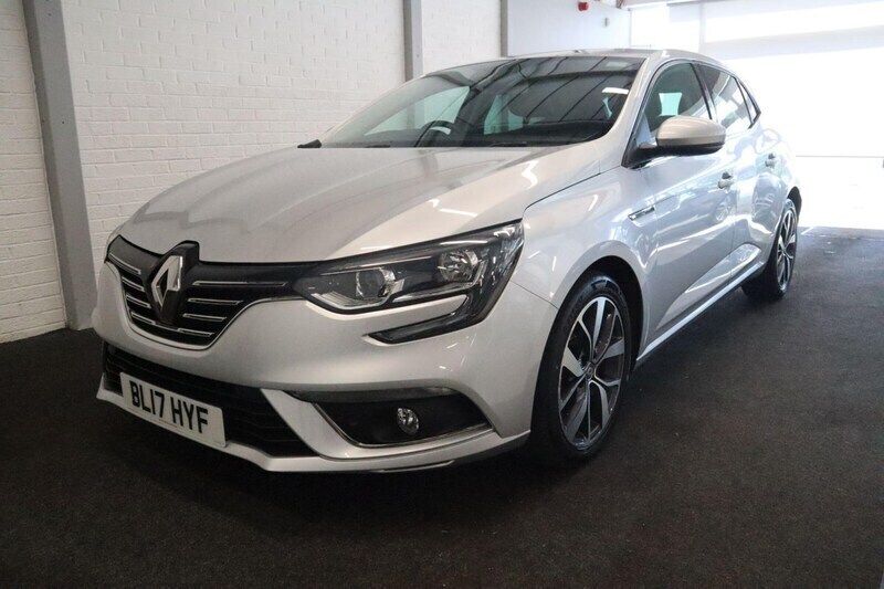Silver Used 2017 Renault Mégane IV Dynamique Hatchback | £8,999 (Fair price) - Image 1/4