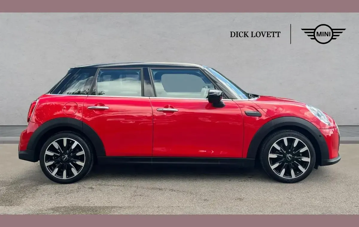 Used Mini Cooper Exclusive 134 HP (98 kW) 2021 Red Hatchback
