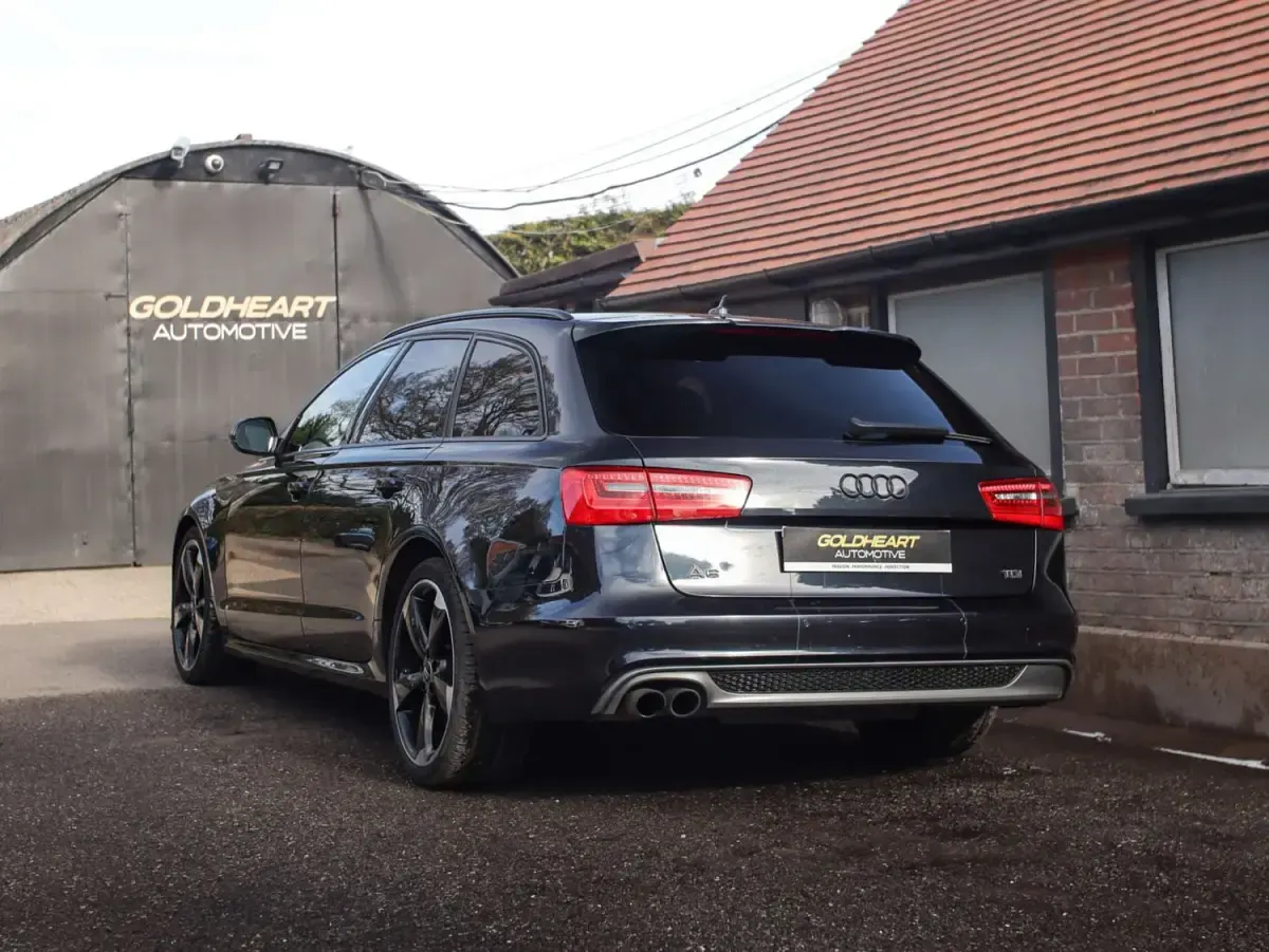 Begagnad Audi A6 Black Edition 2013 Blå Kombi