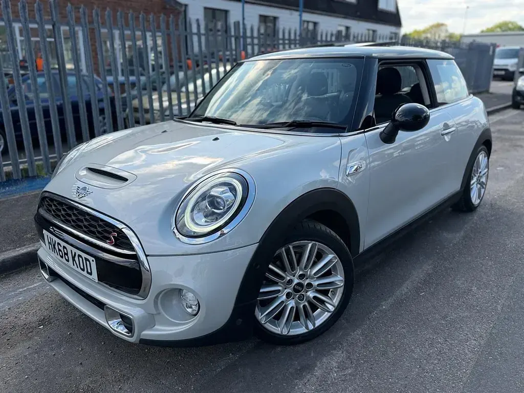 Used Mini Cooper S Exclusive 2019 Silver Hatchback