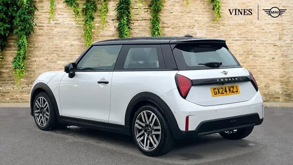 Used Mini Cooper S Hatch 201 HP (147 kW) 2024 White Hatchback