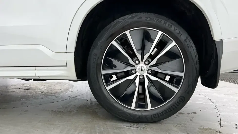 Used Volvo XC90 Momentum 235 HP (172 kW) 2021 Metallic  ice white SUV