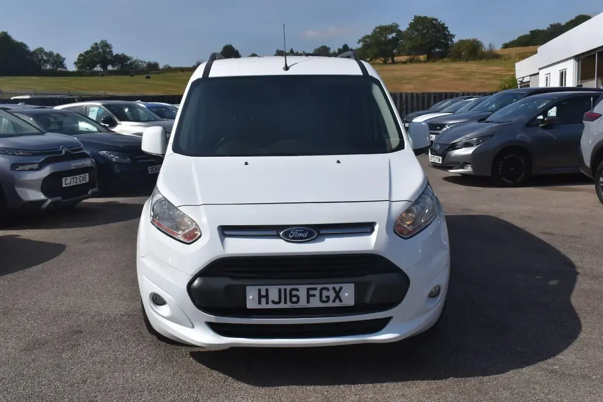 Used Ford Transit Connect Limited 2016 White MPV