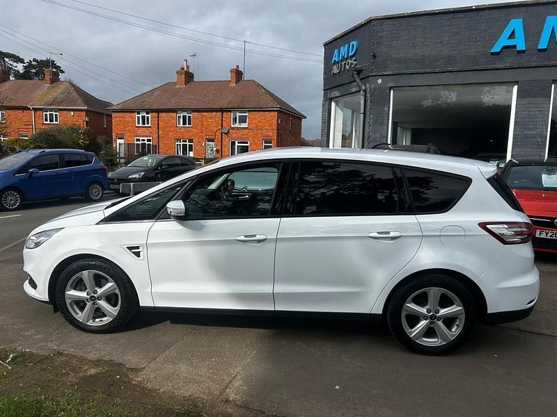 Begagnad Ford S-MAX Zetec 150 HK (110 kW) 2017 Vit Minibuss