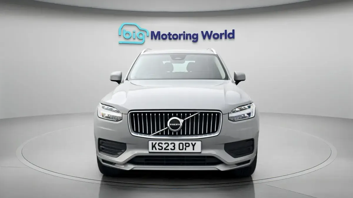 Used Volvo XC90 Core 250 HP (183 kW) 2023 Grey SUV
