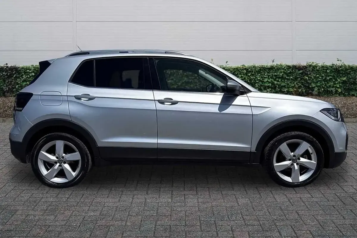 Used VW T-Cross SEL 110 HP (80 kW) 2022 Silver SUV
