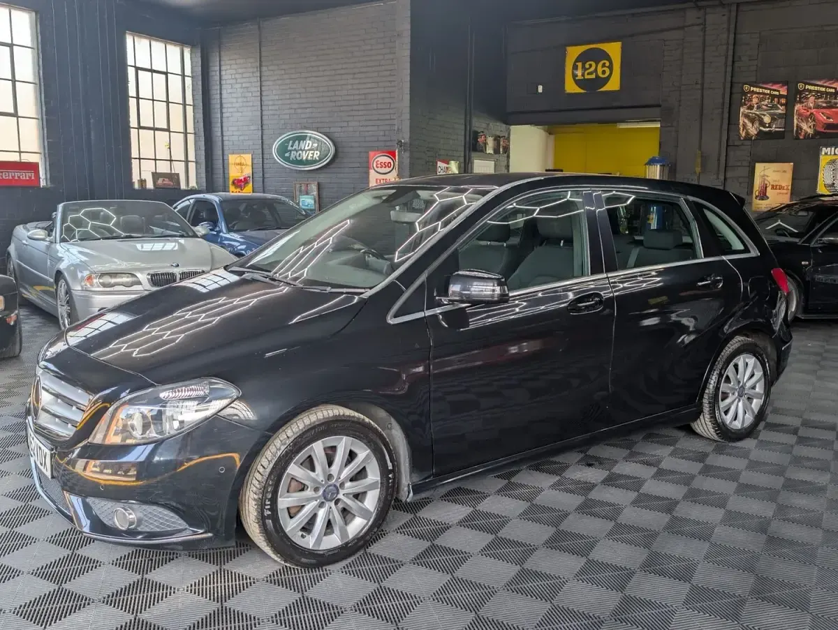 Used Mercedes B180 SE 2013 Black Hatchback