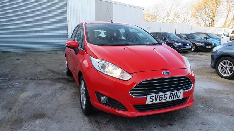 Red Used 2015 Ford Fiesta Zetec Hatchback | £3,995 (Super price) - Image 1/4