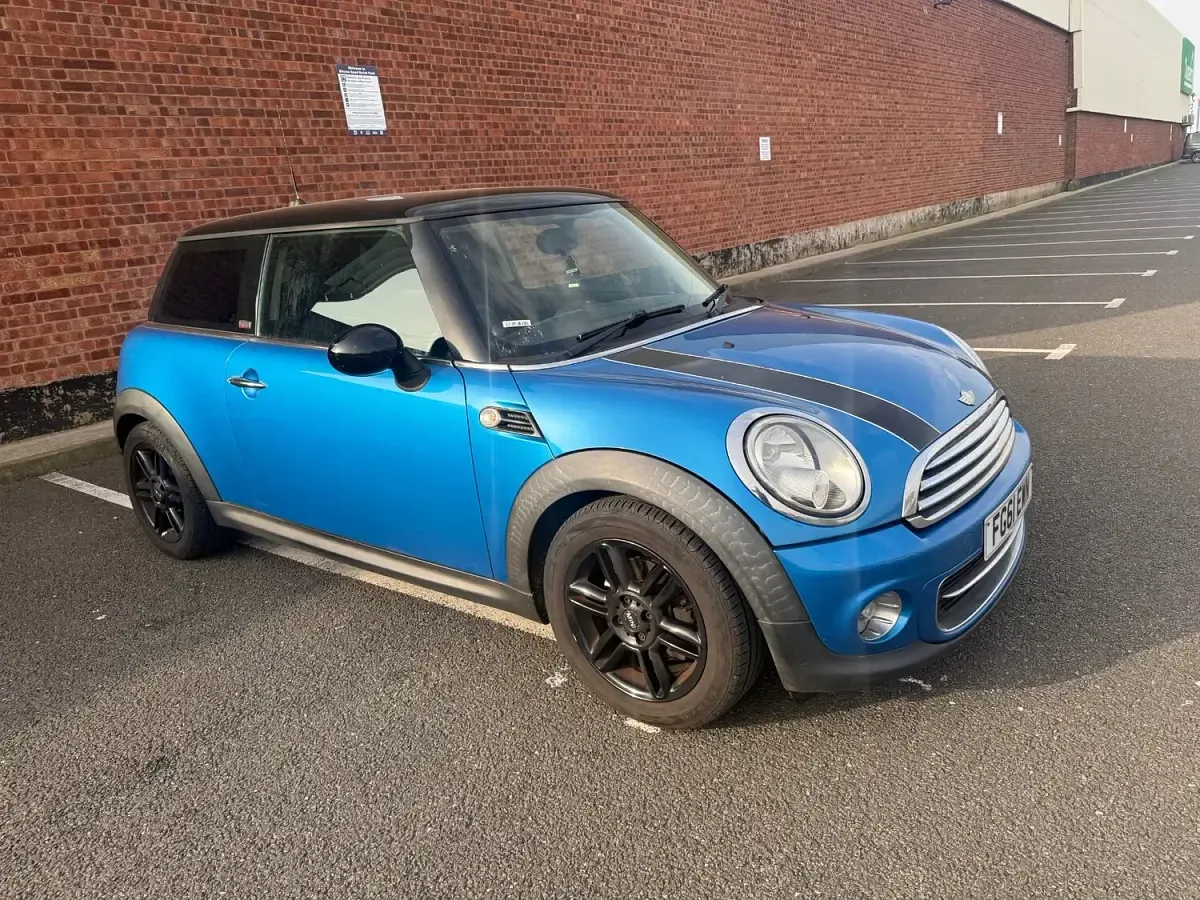 Used Mini Cooper Hatch 122 HP (89 kW) 2011 Blue Hatchback