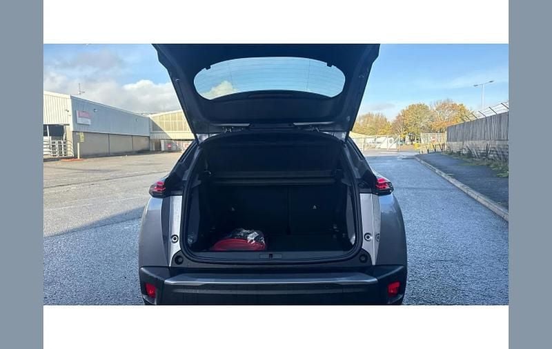 Nouă Peugeot e-2008 Allure 113 kW (154 CP) 2025 Other SUV
