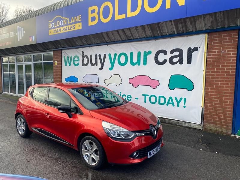 Used Renault Clio IV Dynamique 75 HP (55 kW) 2014 Red Hatchback