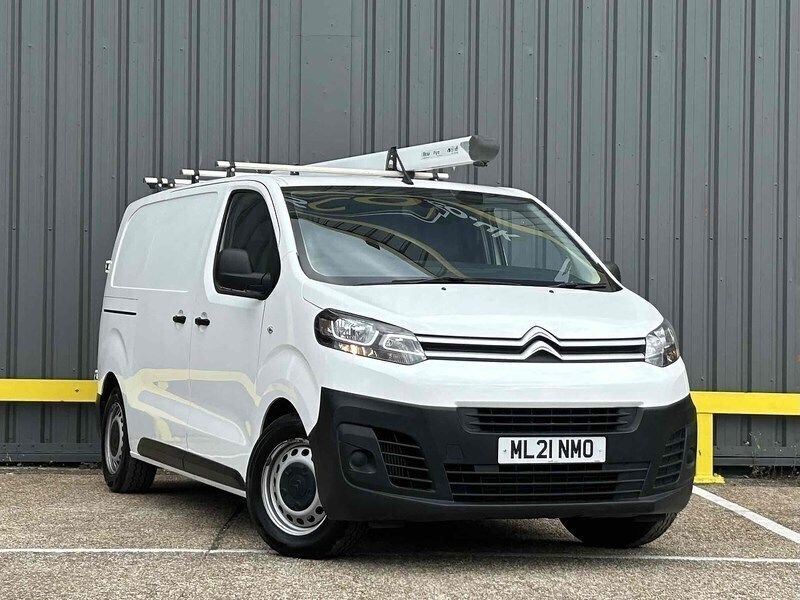 White Used 2021 Citroën Dispatch MPV | £9,495 (Fair price) - Image 1/4