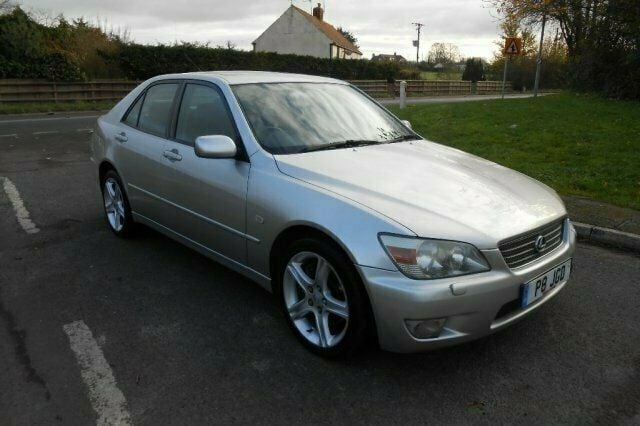 Used Lexus IS200 153 HP (112 kW) 2001 Sedan