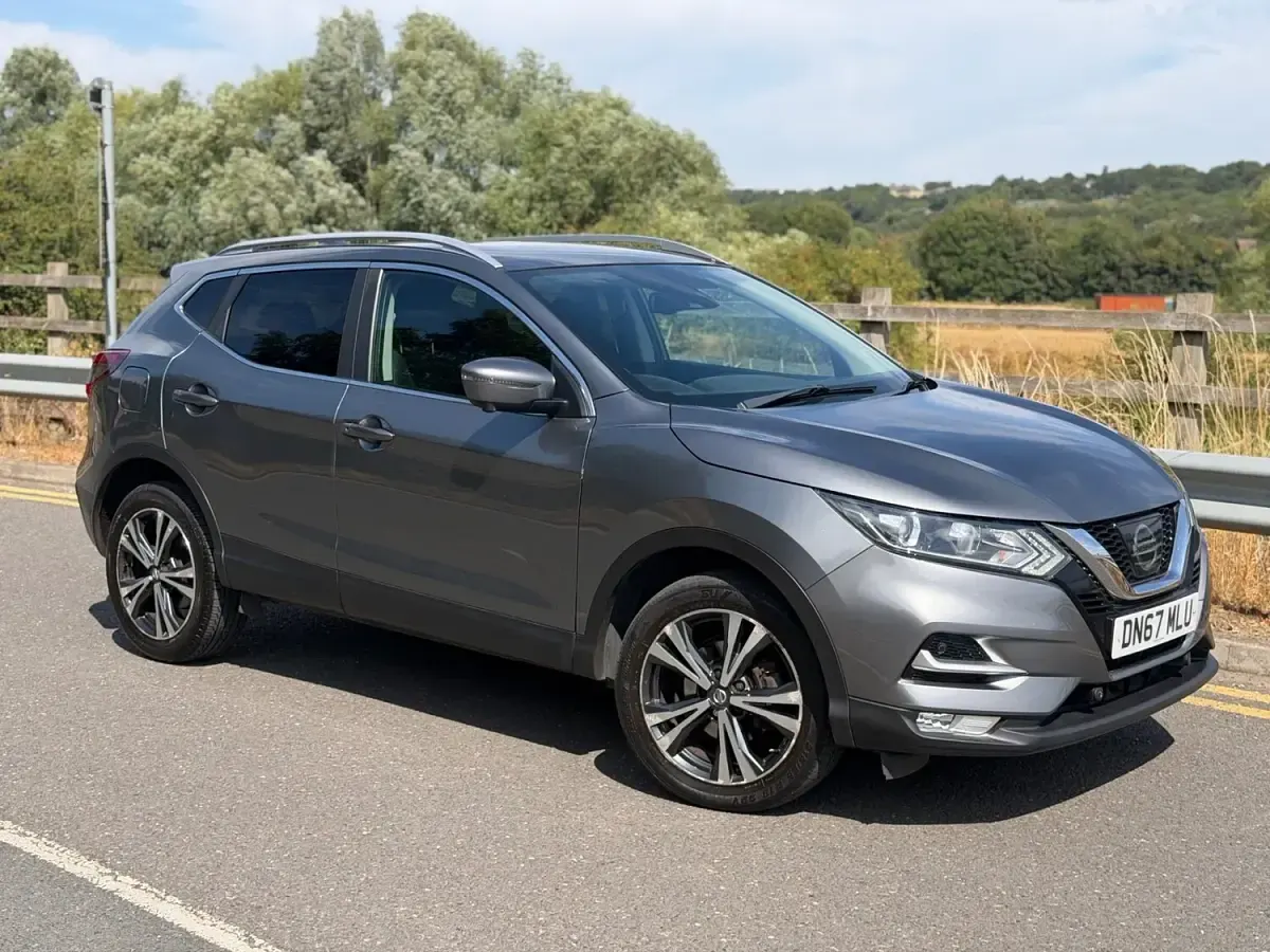 Used Nissan Qashqai N-Connecta 110 HP (80 kW) 2017 Grey SUV