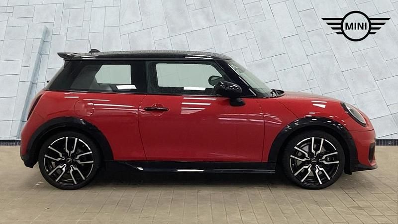 Used Mini Cooper Hatch 113 kW (154 HP) 2025 Red Hatchback