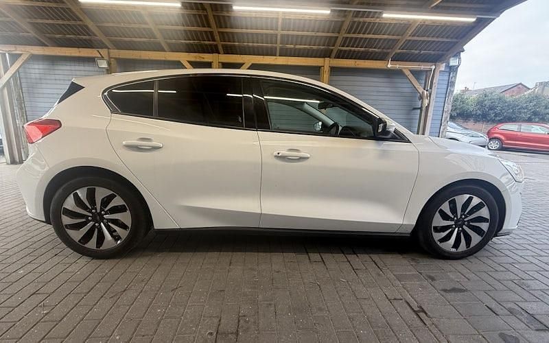 Used Ford Focus Zetec 101 HP (74 kW) 2020 Hatchback