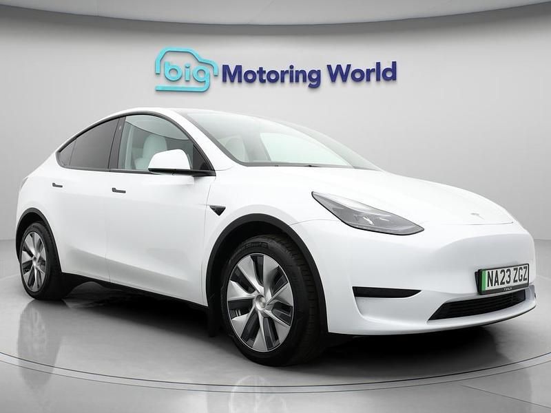 White Used 2023 Tesla Model Y SUV | £25,500 (Fair price) - Image 1/4