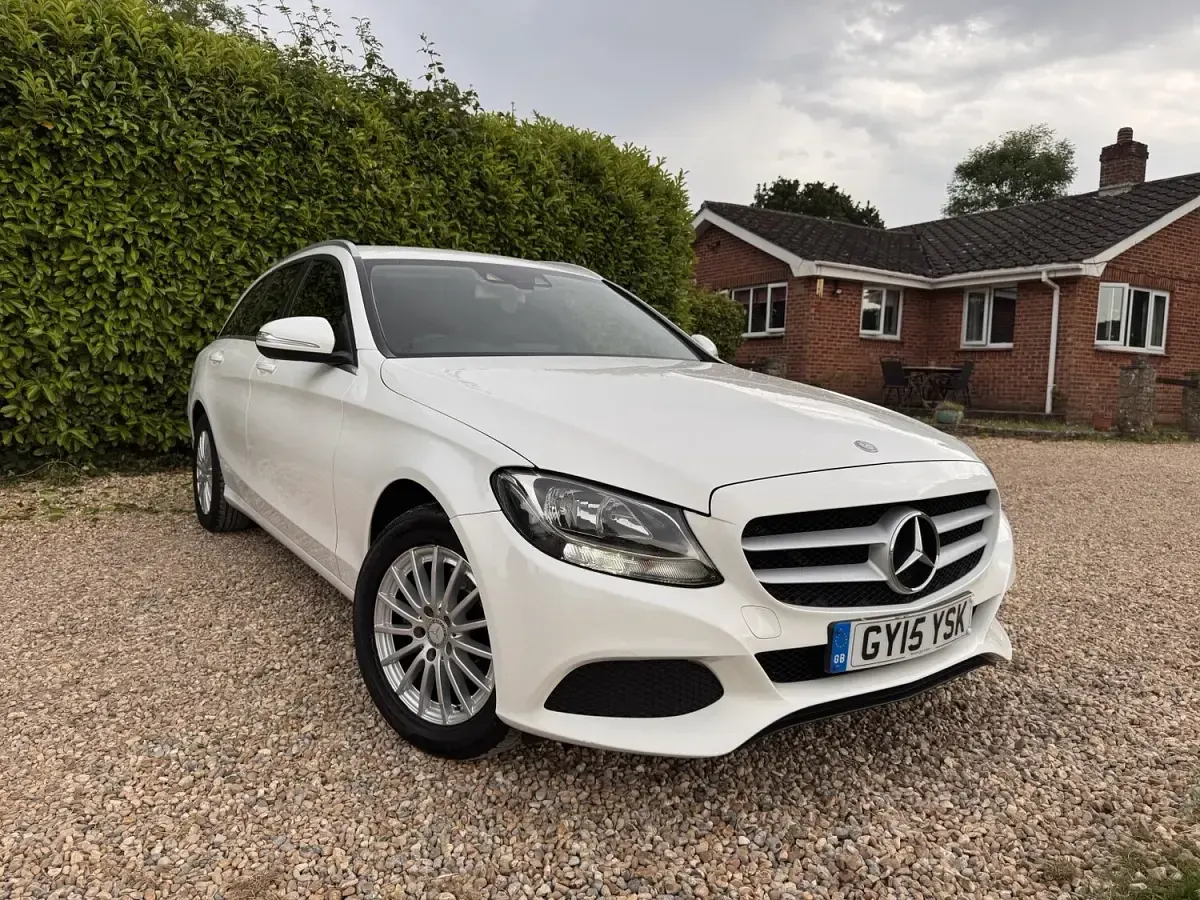 Used Mercedes C220 Executive 2015 White Estate