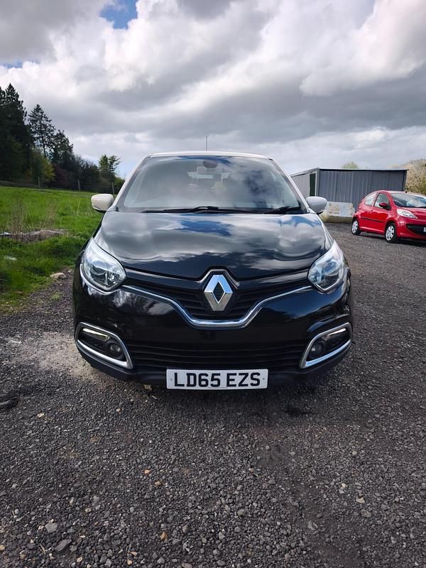Used Renault Captur Dynamique 90 HP (66 kW) 2015 Black SUV