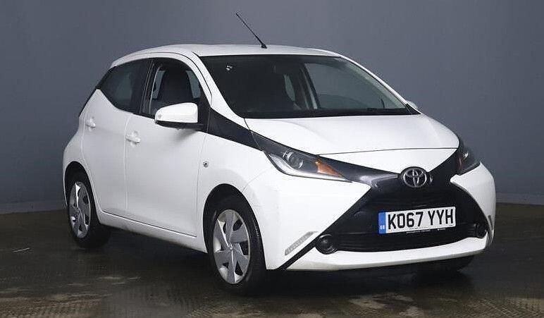 White Used 2018 Toyota Aygo X-play Hatchback | £3,995 (Good price) - Image 1/1
