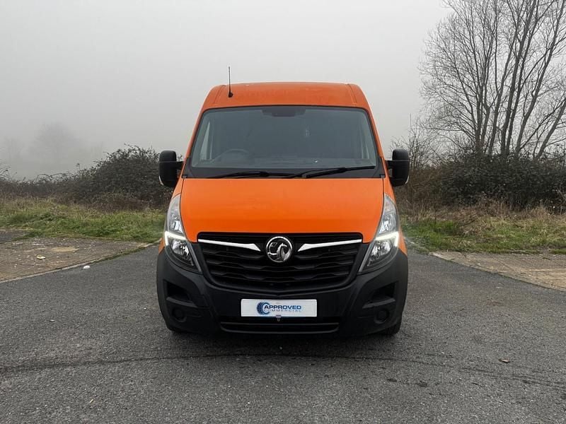 Used Vauxhall Movano 135 HP (99 kW) 2021 White