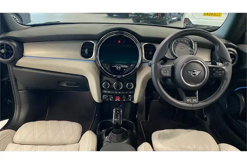 Usado Mini Cooper S Exclusive 178 HP (130 kW) 2022 Preto Citadino