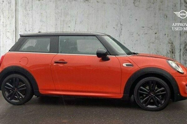 Used Mini Cooper Hatch 134 HP (98 kW) 2019 Orange Hatchback